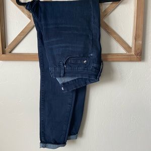 New, never worn, high rise skinny Denizen jeans.
